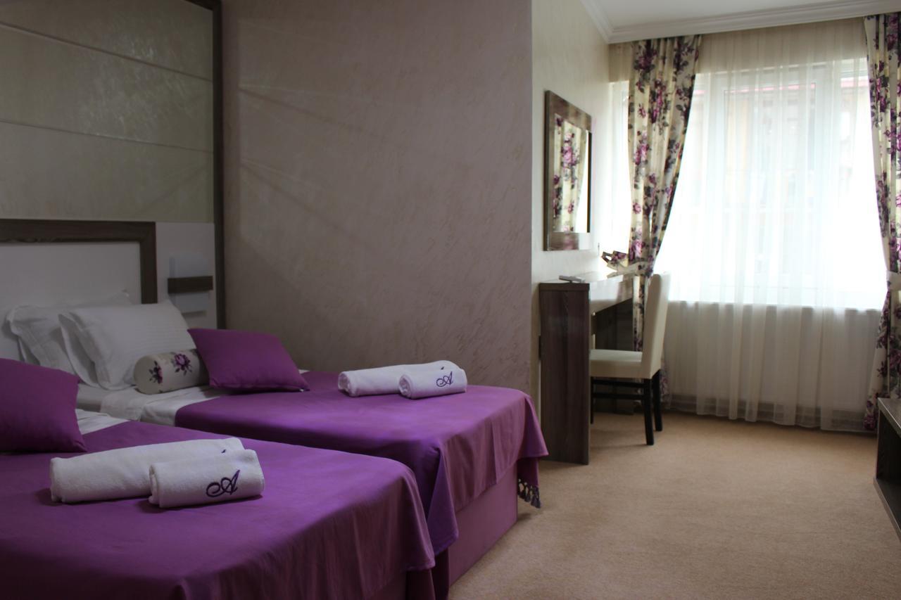 Adjara Boutique Hotel Batoemi Buitenkant foto