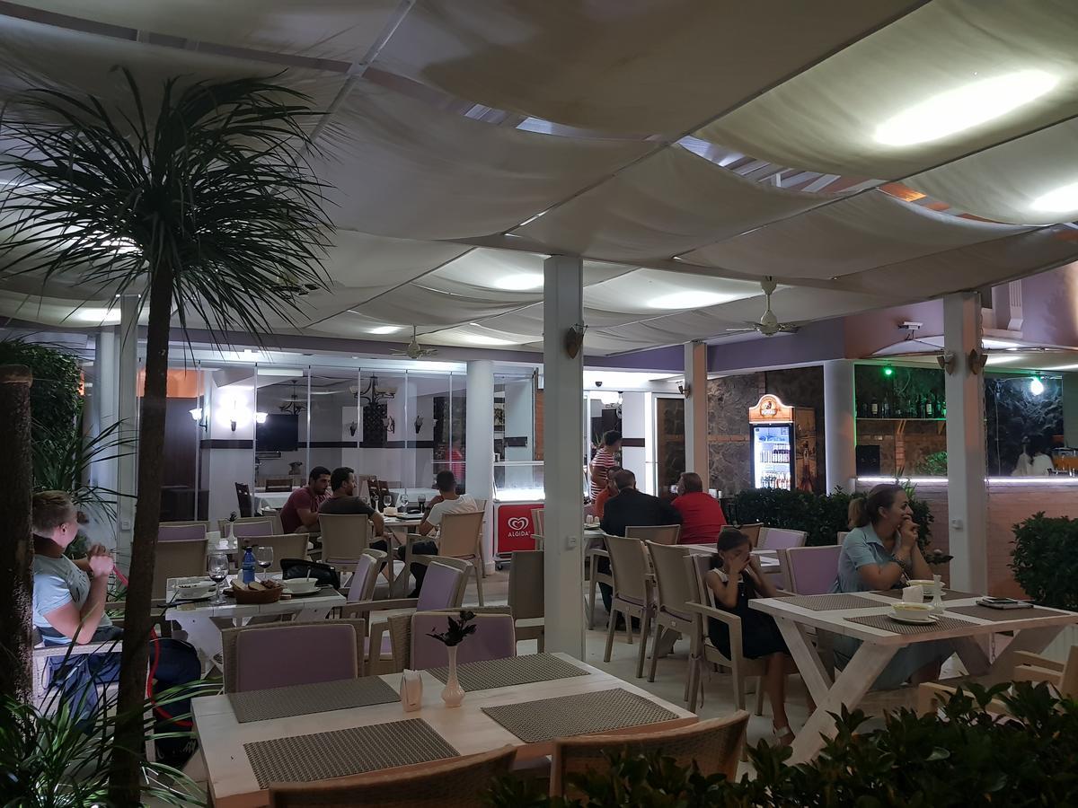 Adjara Boutique Hotel Batoemi Buitenkant foto