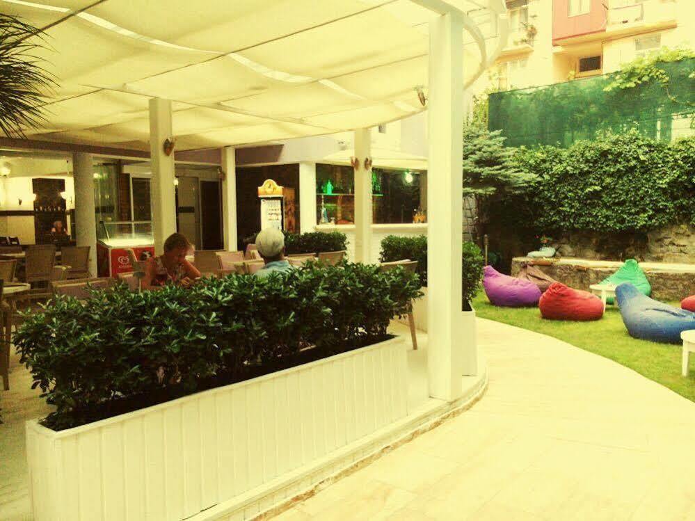 Adjara Boutique Hotel Batoemi Buitenkant foto