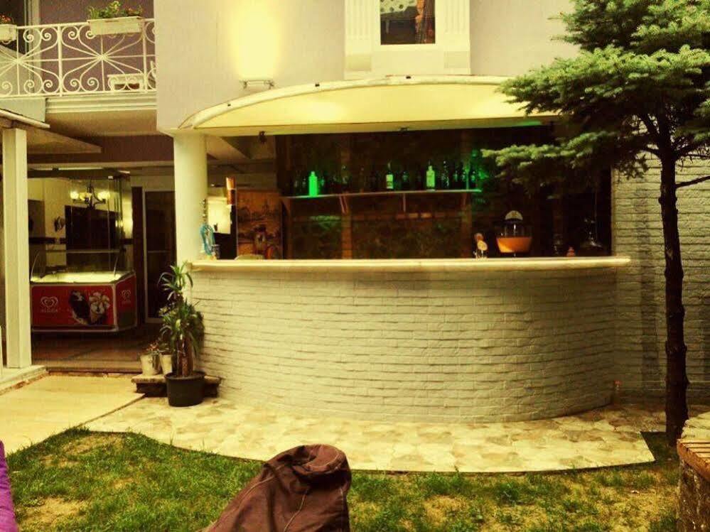 Adjara Boutique Hotel Batoemi Buitenkant foto