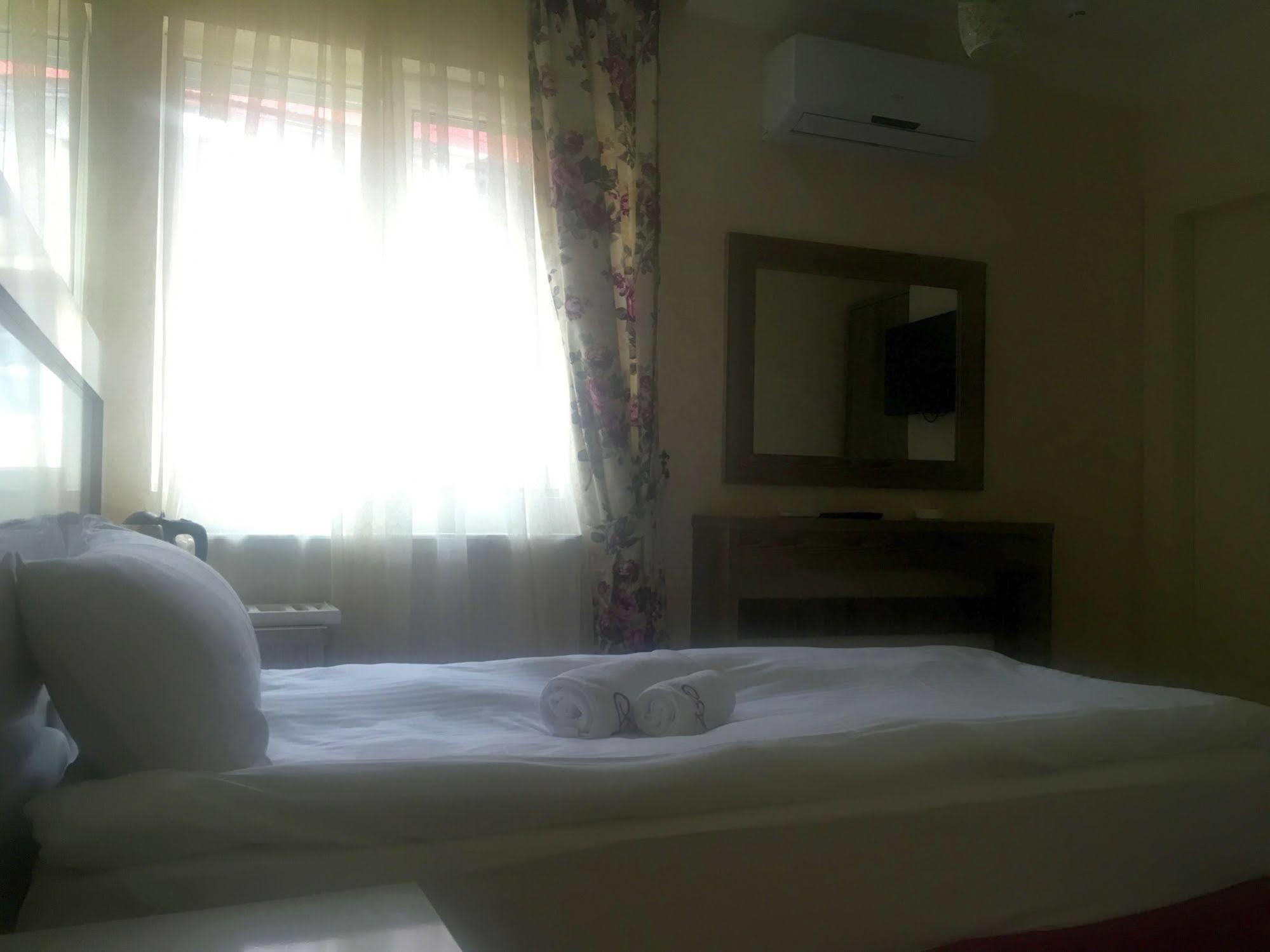 Adjara Boutique Hotel Batoemi Buitenkant foto