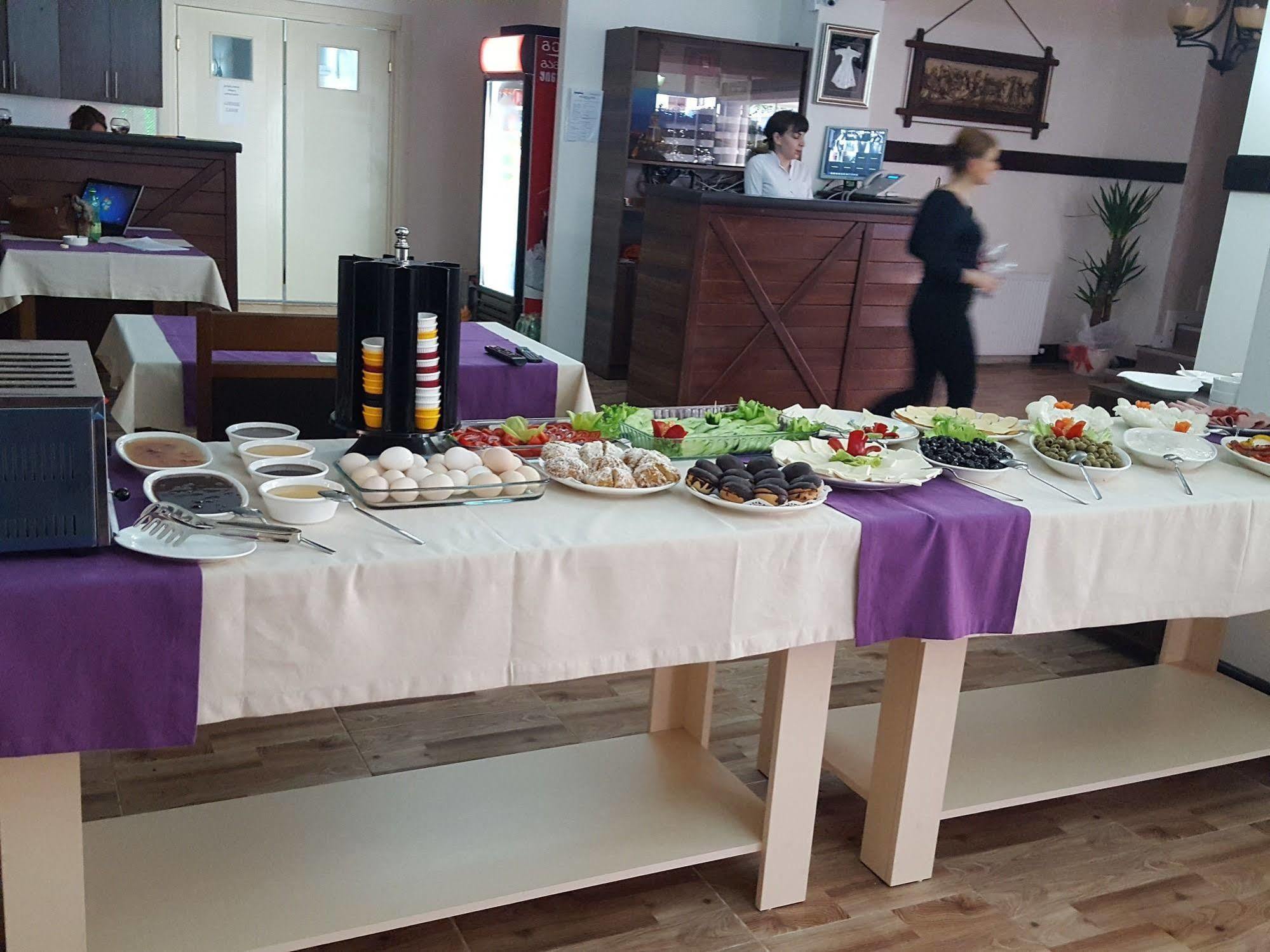 Adjara Boutique Hotel Batoemi Buitenkant foto
