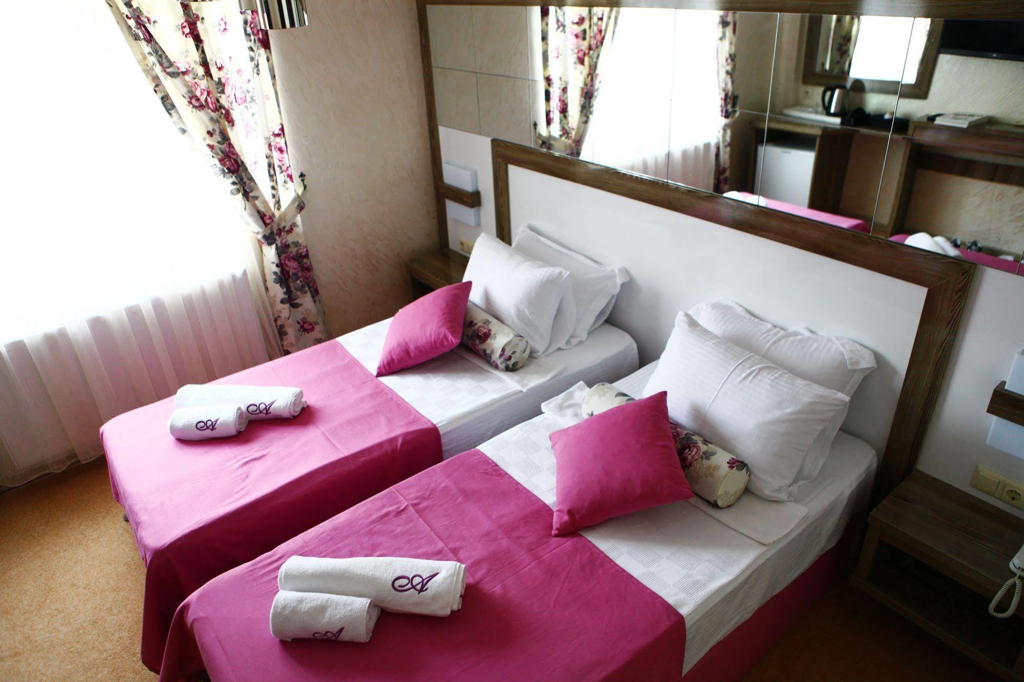 Adjara Boutique Hotel Batoemi Buitenkant foto